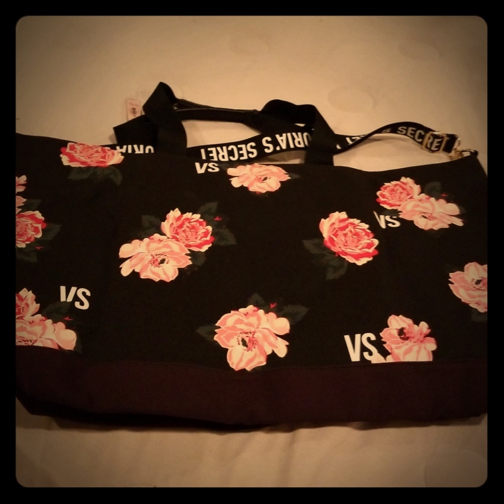 I sell a big Victoria Secret bag to travel